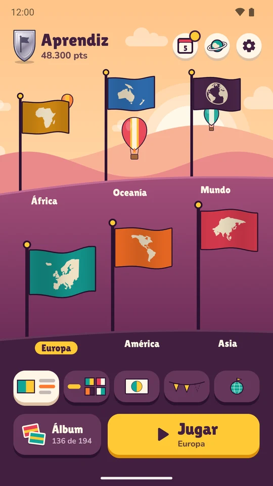 La pantalla de inicio: seis banderas de nivel en mástiles sobre una colina, con los botones del Planeta, Desafío del día y Ajustes, las formas de jugar y el botón Jugar.